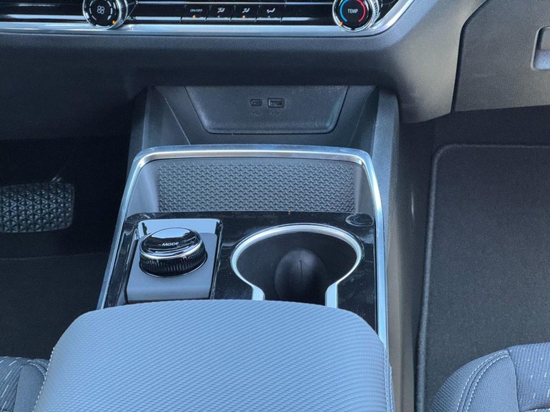 Chevrolet Equinox Vehicle Image 10