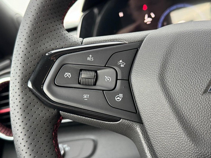Chevrolet Trax Vehicle Image 11
