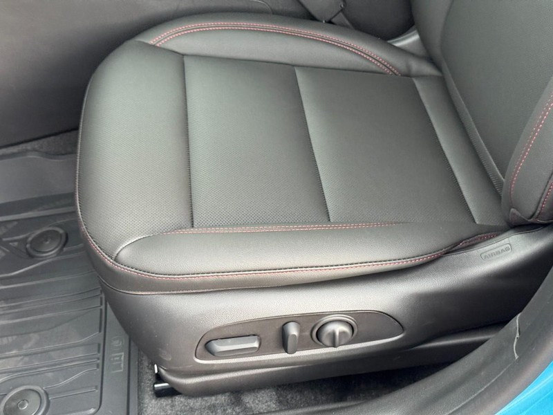 Chevrolet Trax Vehicle Image 16