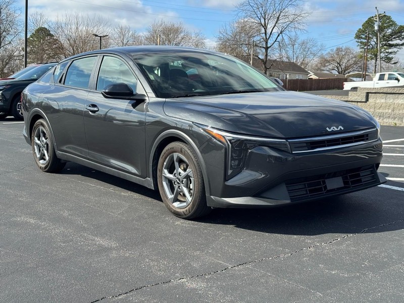 Kia K4 Vehicle Image 02