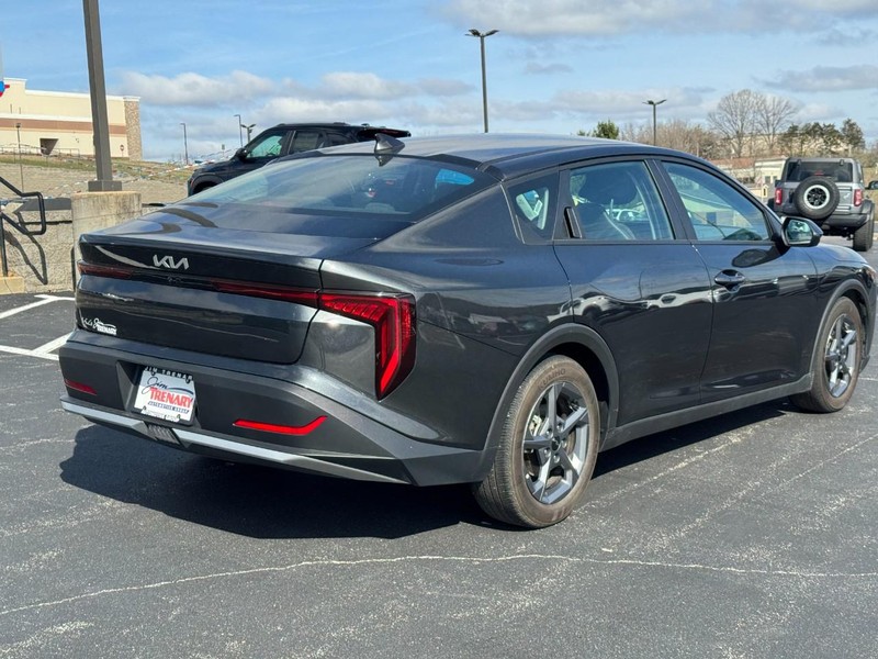 Kia K4 Vehicle Image 03