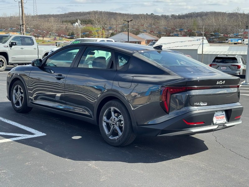 Kia K4 Vehicle Image 06