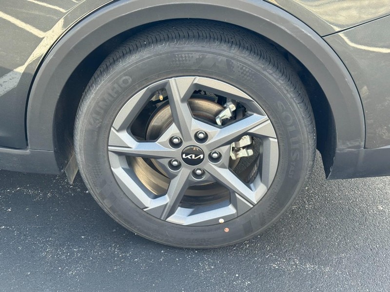 Kia K4 Vehicle Image 07