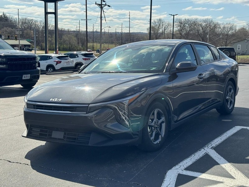 Kia K4 Vehicle Image 08