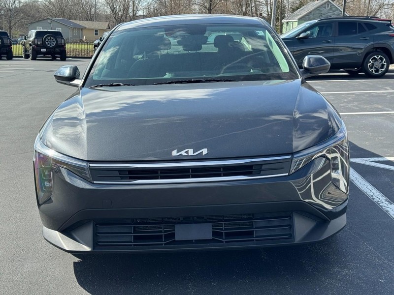 Kia K4 Vehicle Image 09