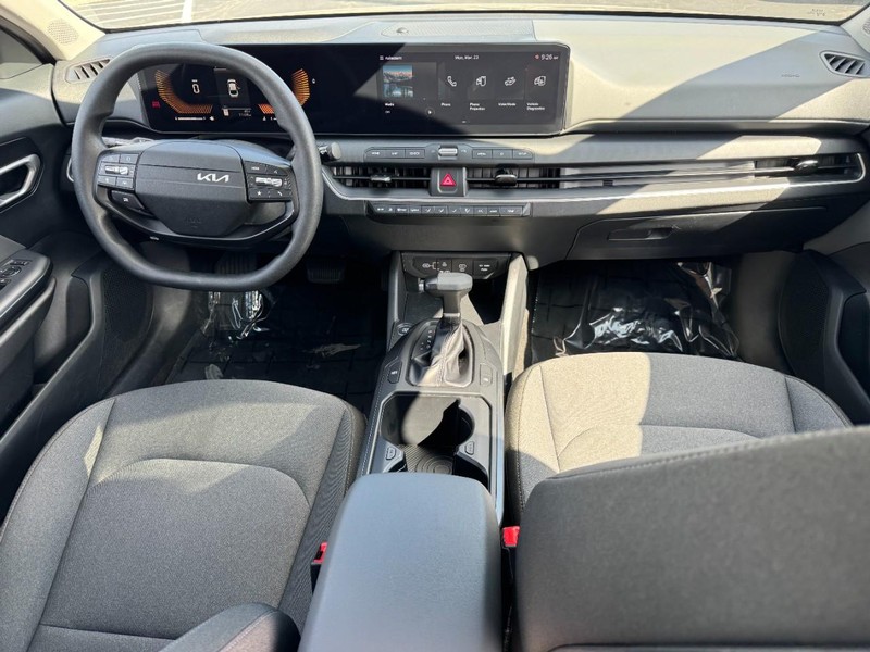 Kia K4 Vehicle Image 11