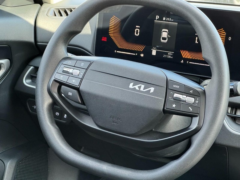 Kia K4 Vehicle Image 12