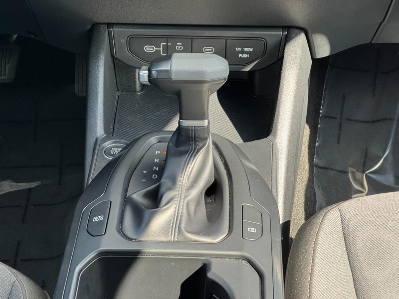 Kia K4 Vehicle Image 14