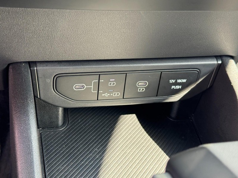 Kia K4 Vehicle Image 21