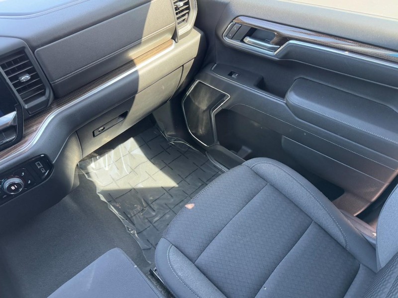 Chevrolet Silverado 1500 Vehicle Image 16