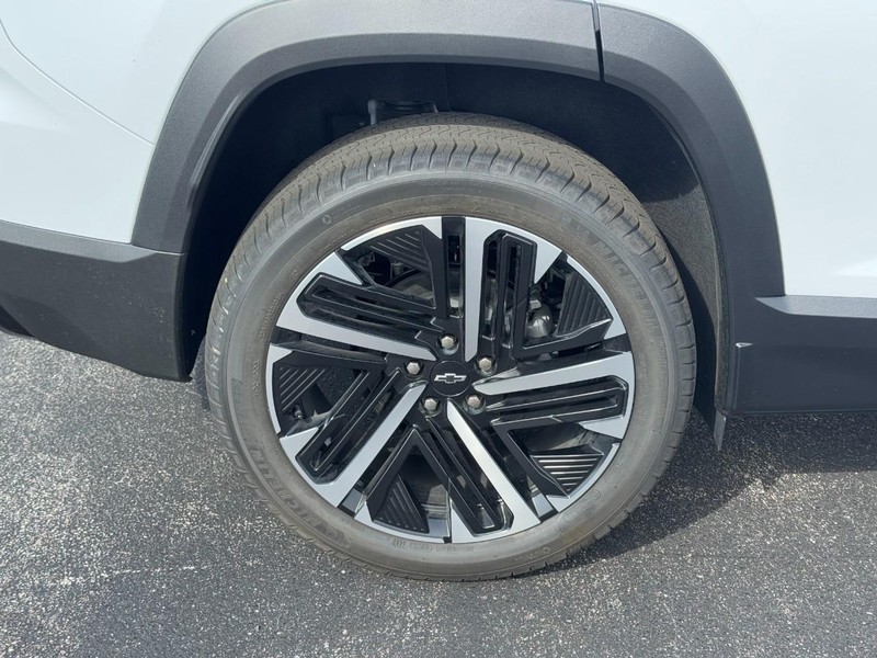 Chevrolet Equinox Vehicle Image 05