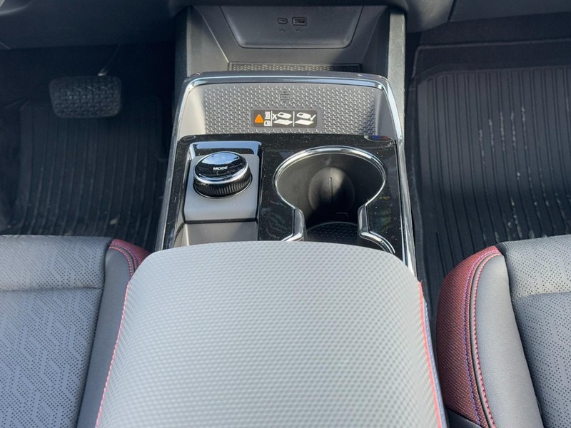 Chevrolet Equinox Vehicle Image 10