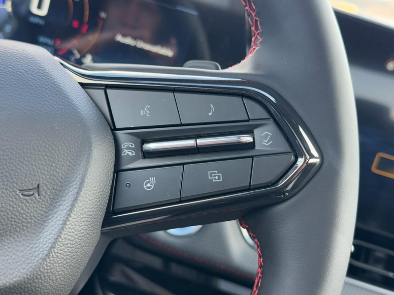 Chevrolet Equinox Vehicle Image 13