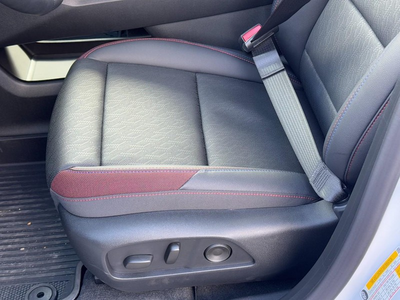 Chevrolet Equinox Vehicle Image 17