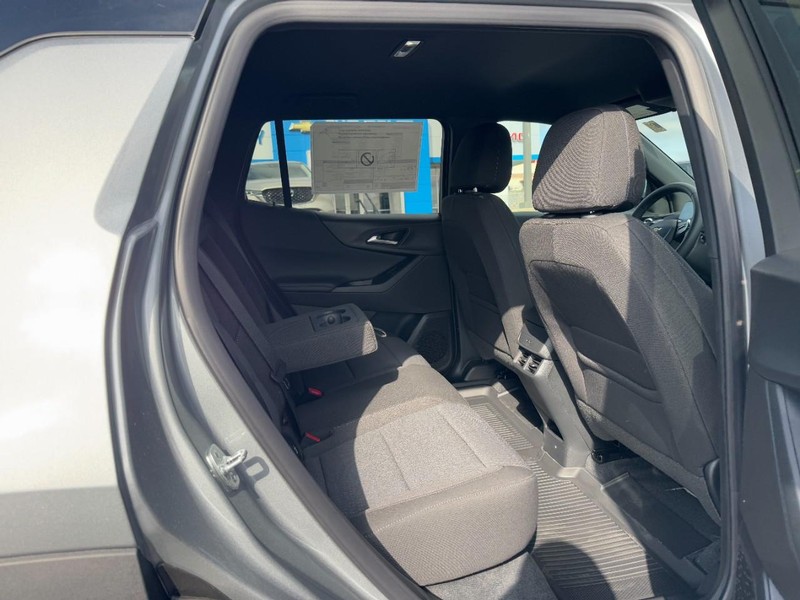 Chevrolet Equinox Vehicle Image 06