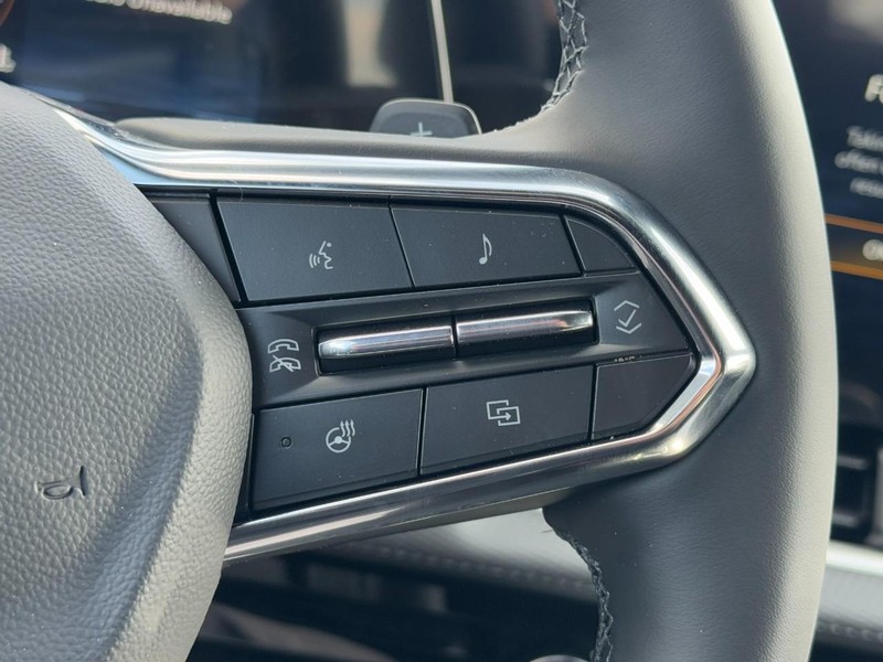 Chevrolet Equinox Vehicle Image 12