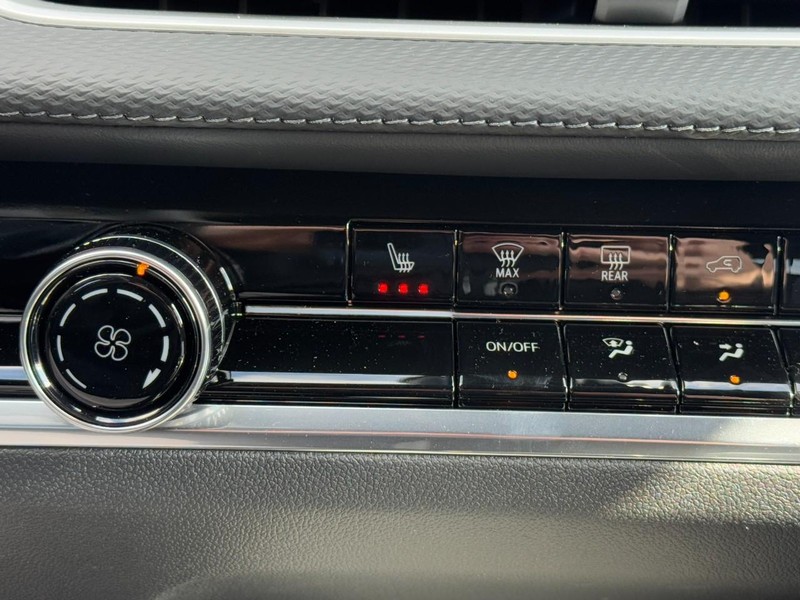 Chevrolet Equinox Vehicle Image 13