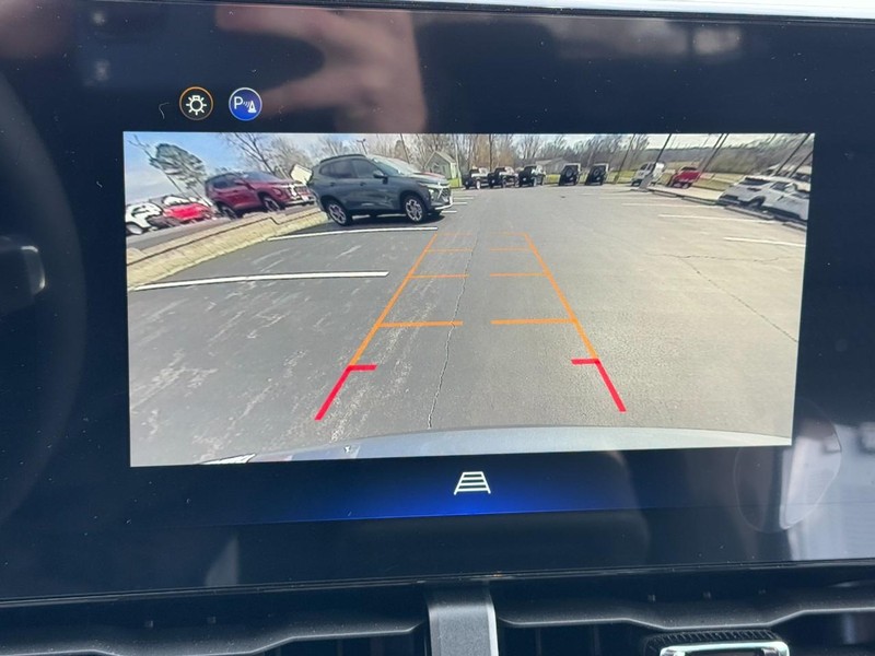 Chevrolet Equinox Vehicle Image 14