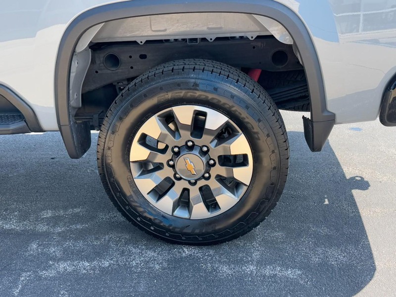 Chevrolet Silverado 2500HD Vehicle Image 08