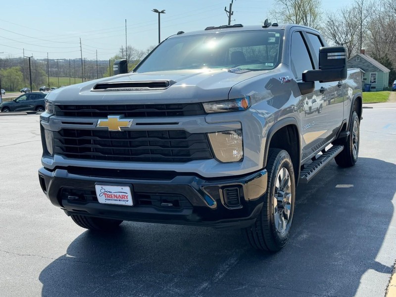 Chevrolet Silverado 2500HD Vehicle Image 10