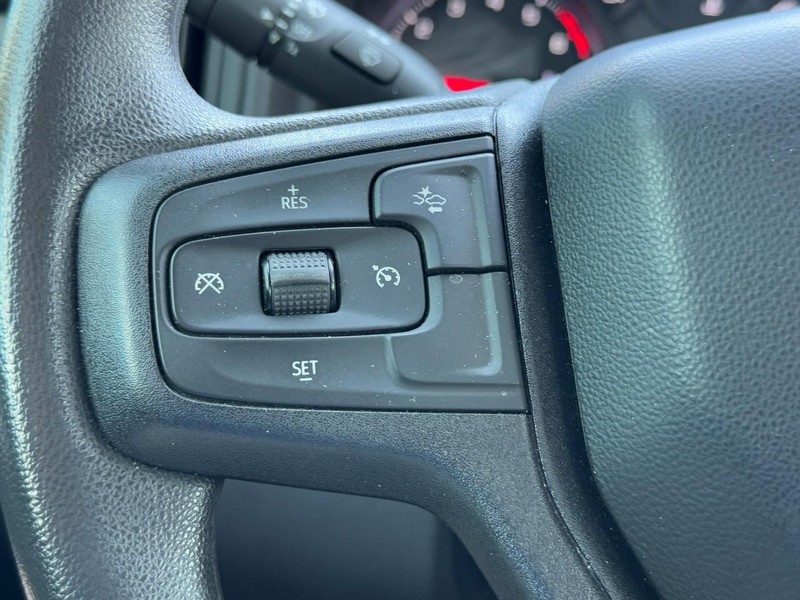 Chevrolet Silverado 2500HD Vehicle Image 18