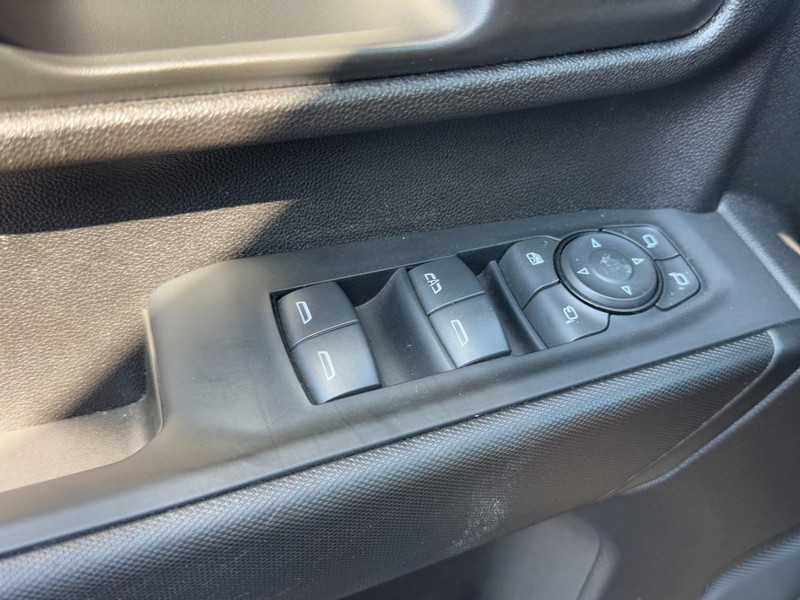 Chevrolet Silverado 2500HD Vehicle Image 23