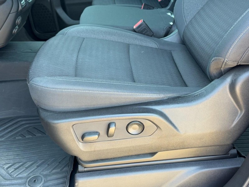 Chevrolet Silverado 2500HD Vehicle Image 24