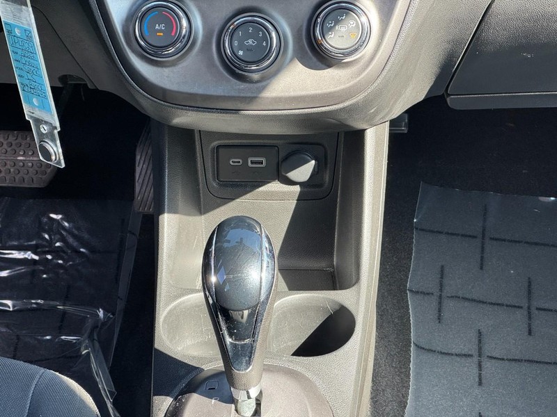 Chevrolet Spark Vehicle Image 13