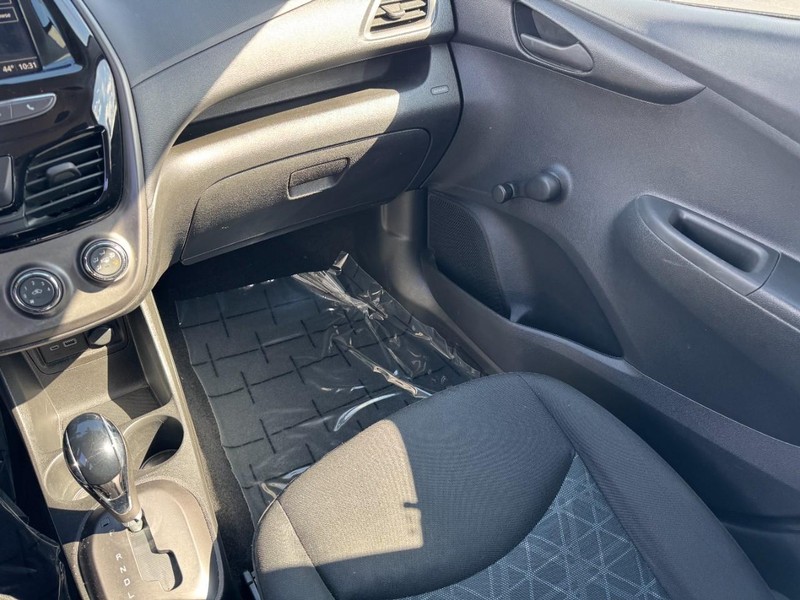 Chevrolet Spark Vehicle Image 14