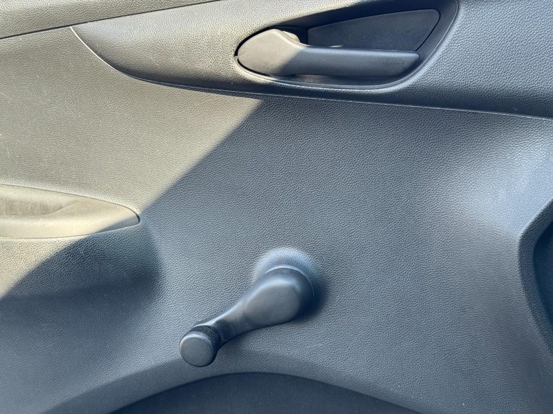 Chevrolet Spark Vehicle Image 18