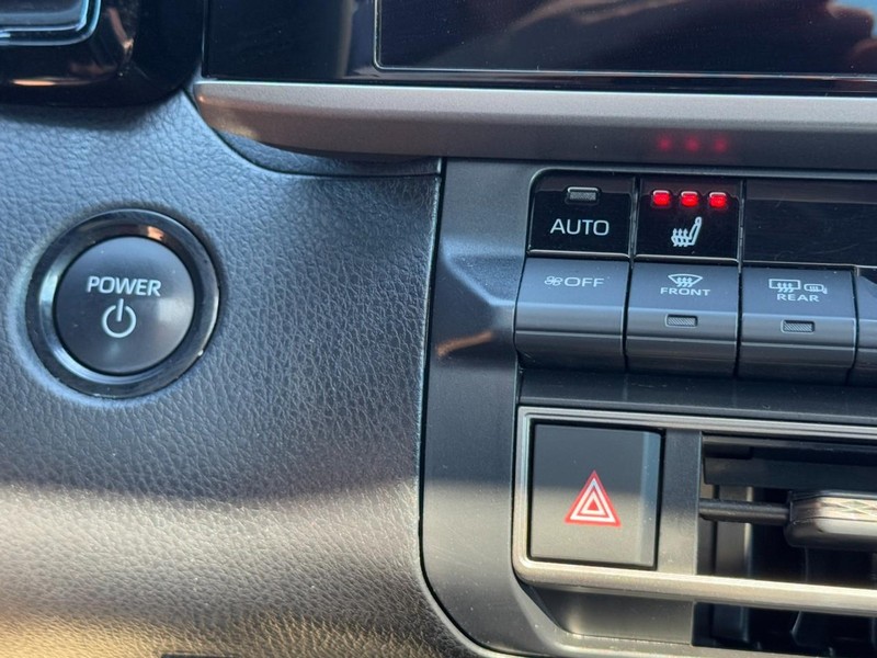 Toyota Camry Vehicle Image 20