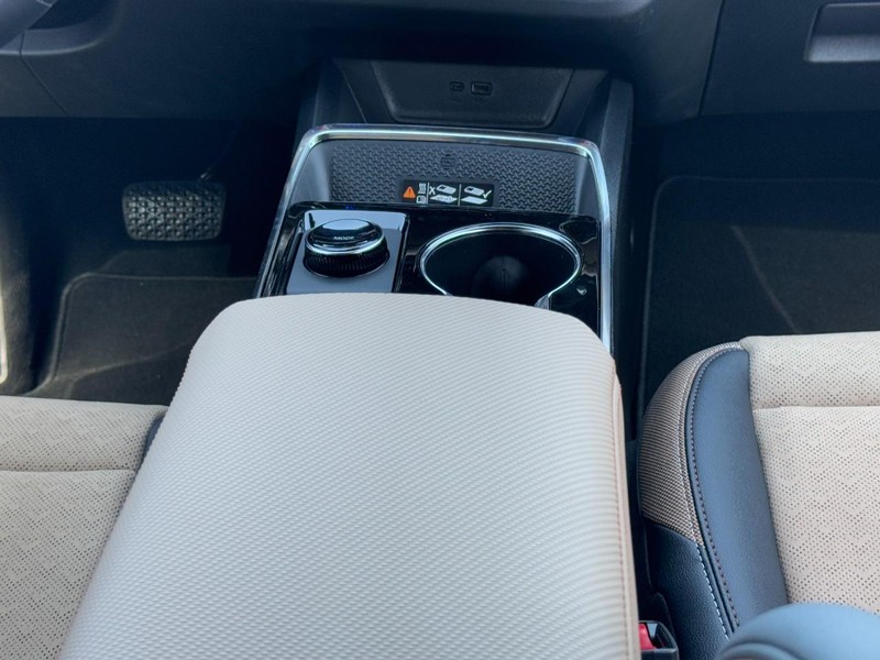 Chevrolet Equinox Vehicle Image 10