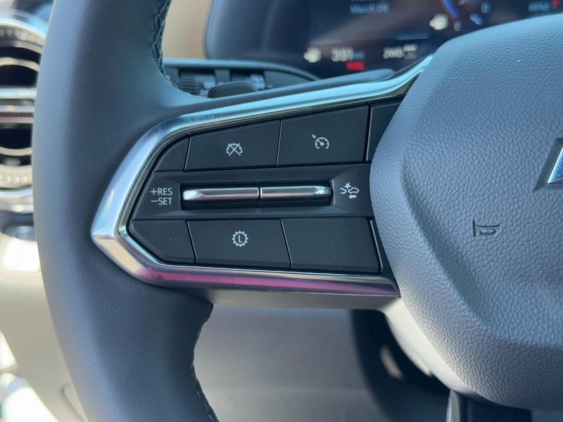 Chevrolet Equinox Vehicle Image 12