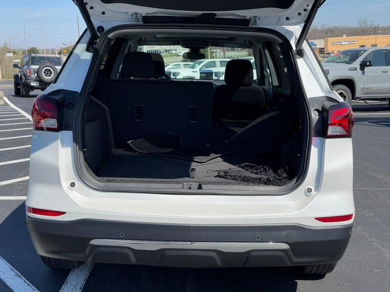 Chevrolet Equinox Vehicle Image 05