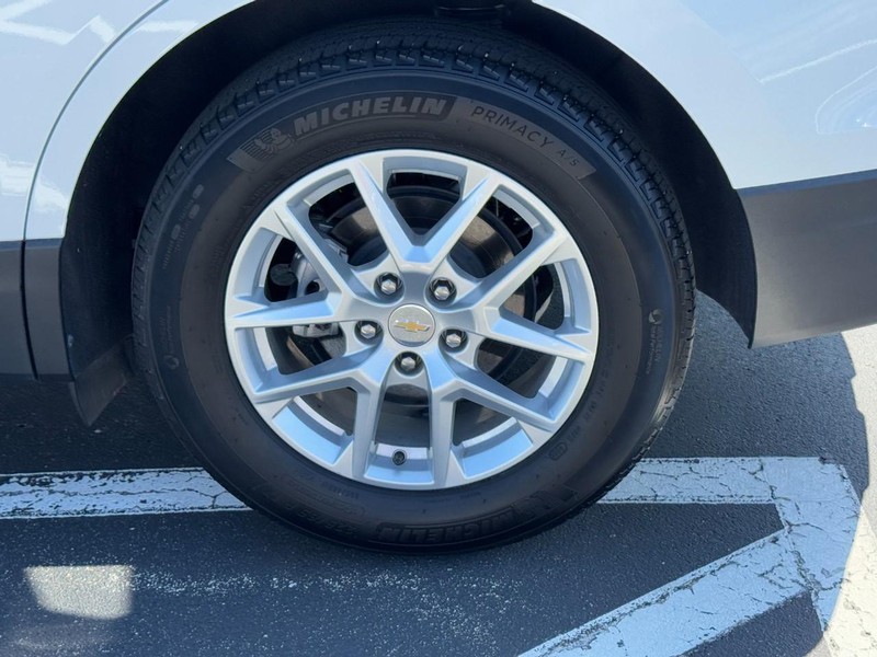 Chevrolet Equinox Vehicle Image 08