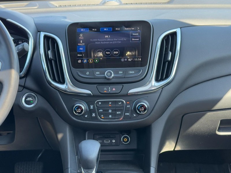 Chevrolet Equinox Vehicle Image 14