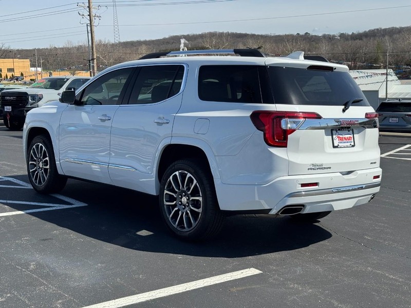 GMC Acadia Vehicle Image 06