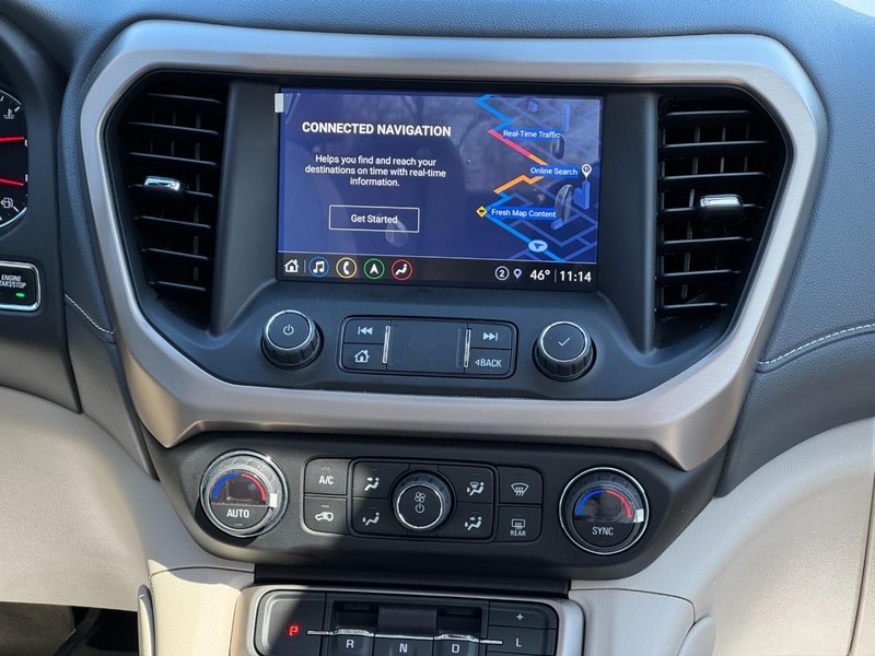 GMC Acadia Vehicle Image 13