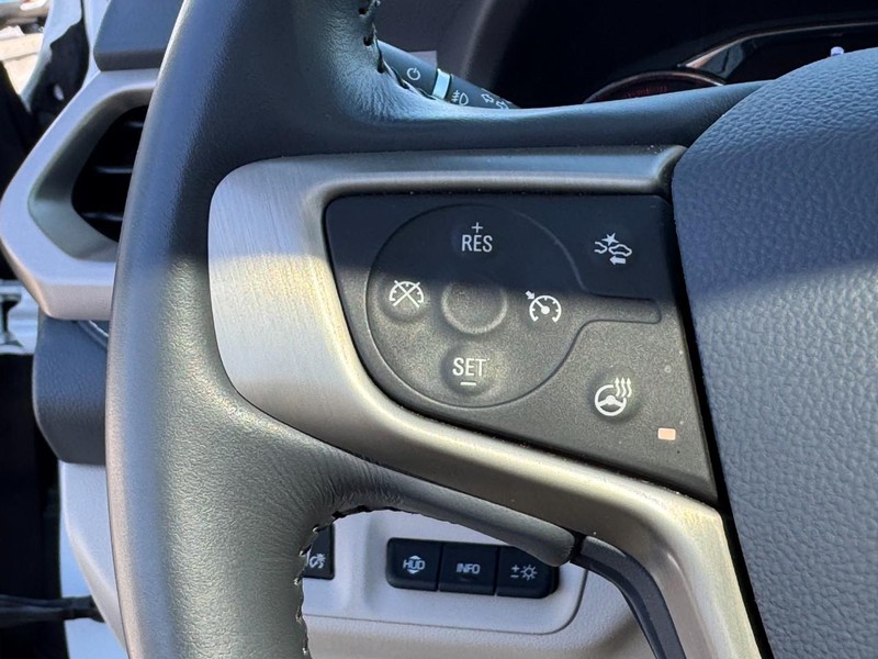 GMC Acadia Vehicle Image 16