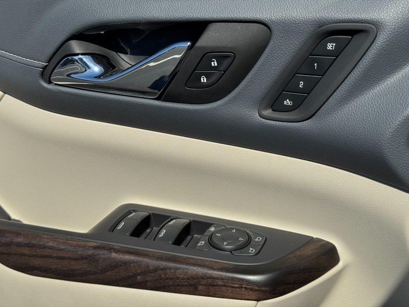 GMC Acadia Vehicle Image 21