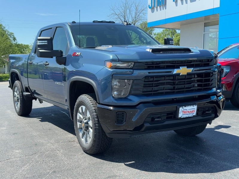 Chevrolet Silverado 2500HD Vehicle Image 02
