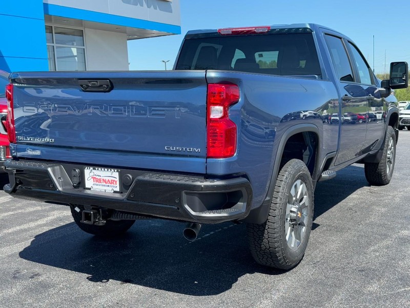 Chevrolet Silverado 2500HD Vehicle Image 04