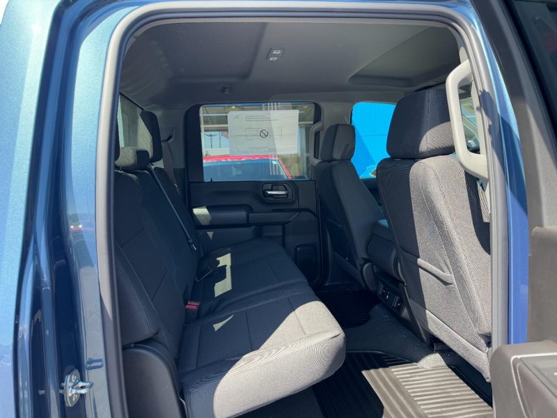 Chevrolet Silverado 2500HD Vehicle Image 06