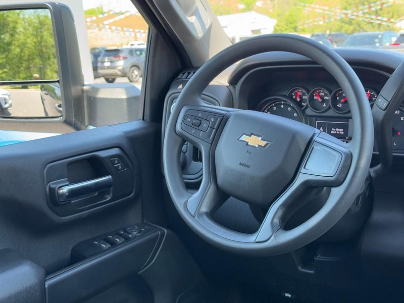 Chevrolet Silverado 2500HD Vehicle Image 08