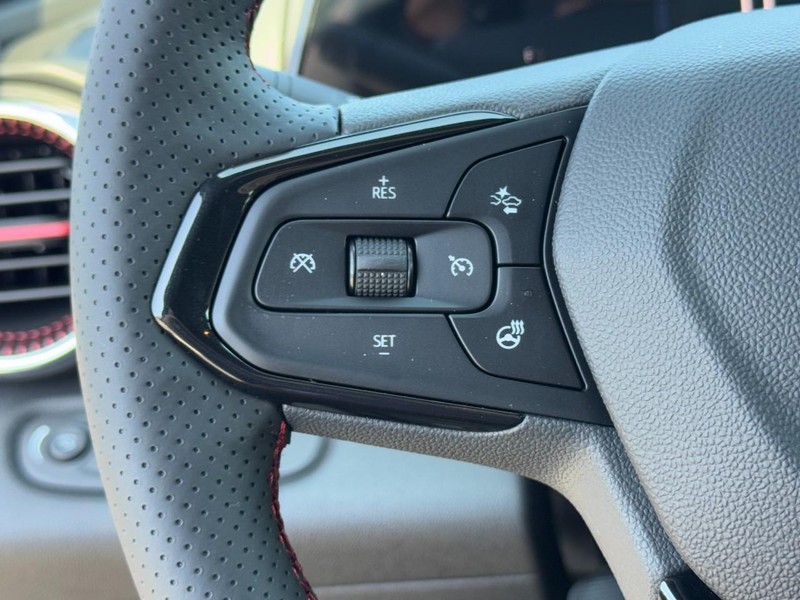 Chevrolet Trax Vehicle Image 11