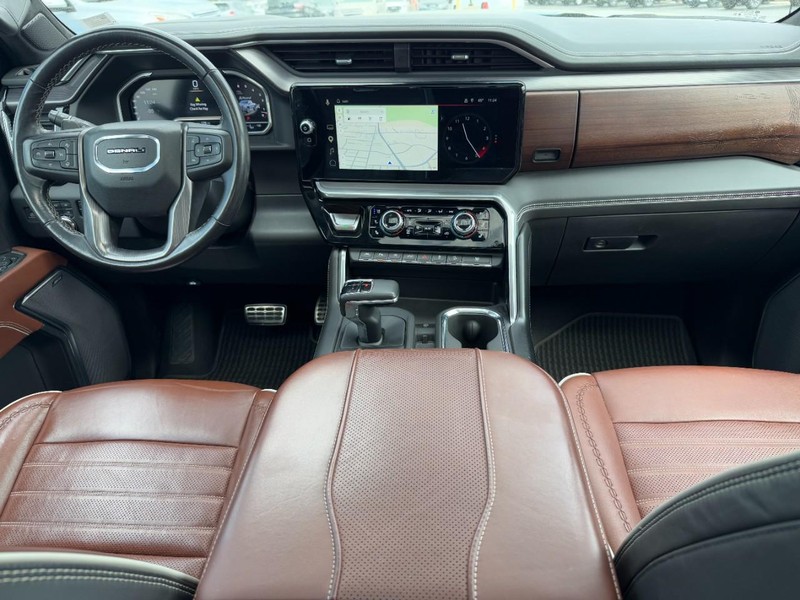 GMC Sierra 1500 Vehicle Full-screen Gallery Image 13