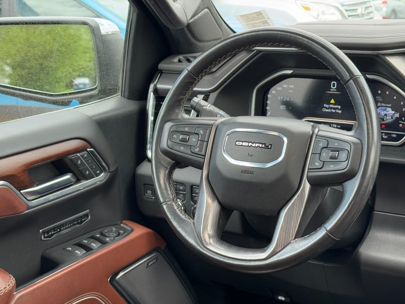GMC Sierra 1500 Vehicle Full-screen Gallery Image 14