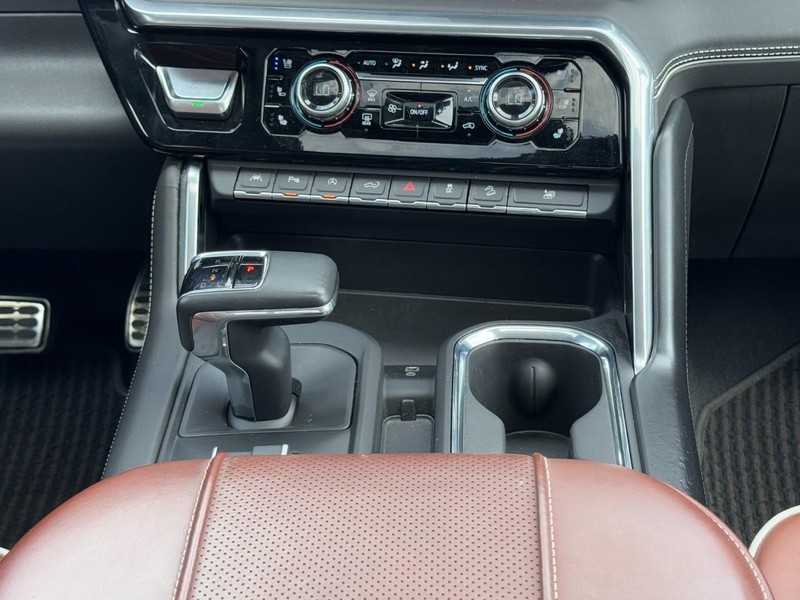 GMC Sierra 1500 Vehicle Full-screen Gallery Image 16