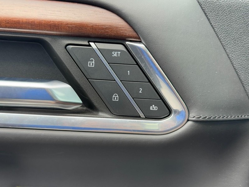 GMC Sierra 1500 Vehicle Full-screen Gallery Image 18