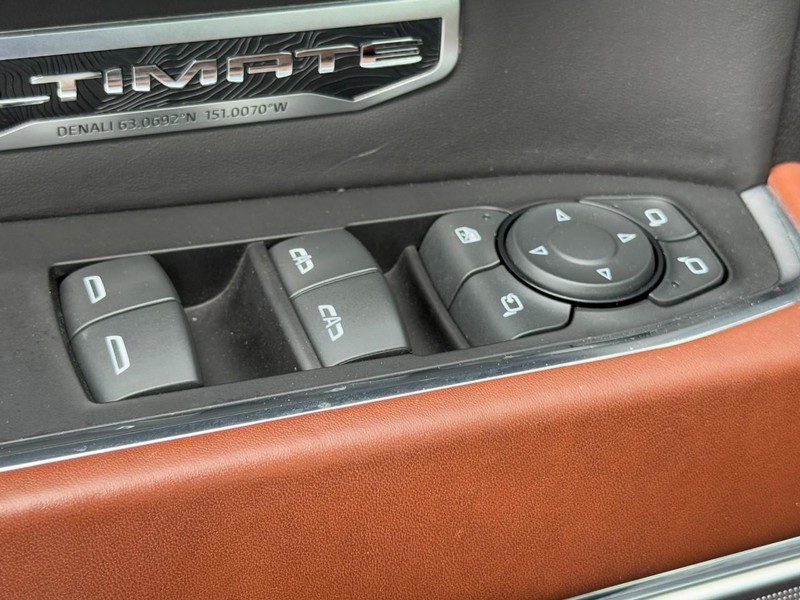 GMC Sierra 1500 Vehicle Full-screen Gallery Image 26